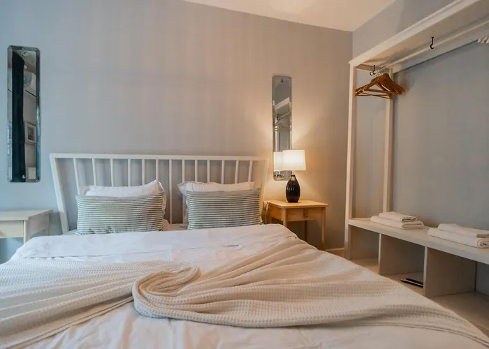 Boutique Luxury - Alhambra